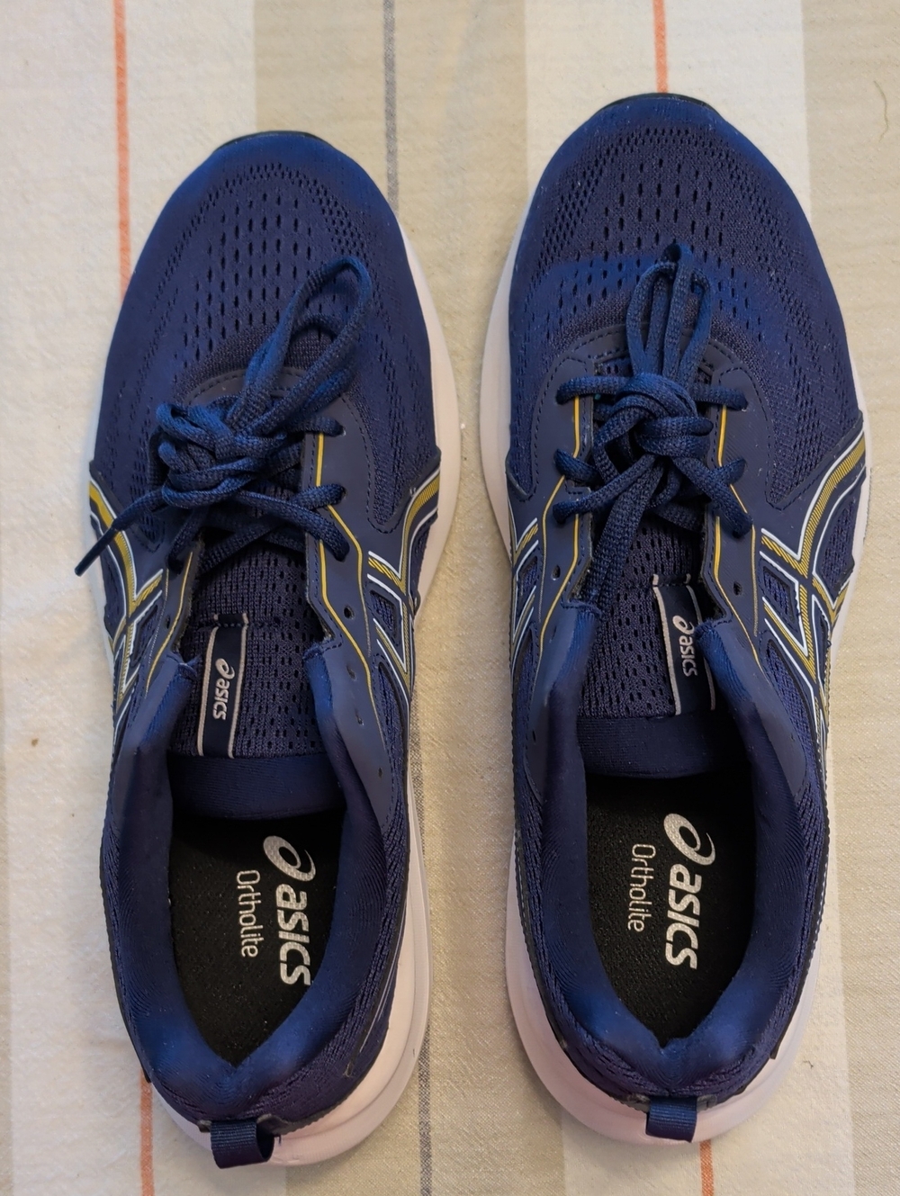 ASICS GEL-CONTEND 9 EXTRAsics Navy Blue Athletic Running Shoes with Gold Accents